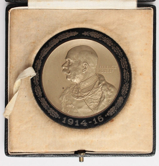 Ferenc József fekete zománcozott érem 1914-1916 dobozában